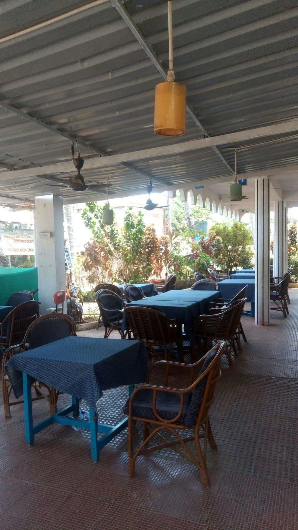 Hotel Shiva Ashvem Ashvem Beach Buitenkant foto